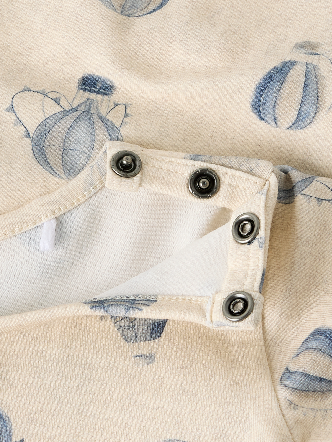 model_shot-front_full